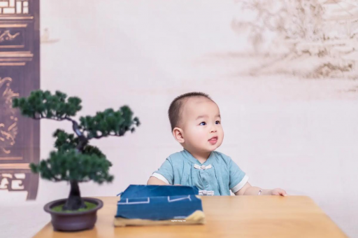 榆林满月宝宝放屁臭